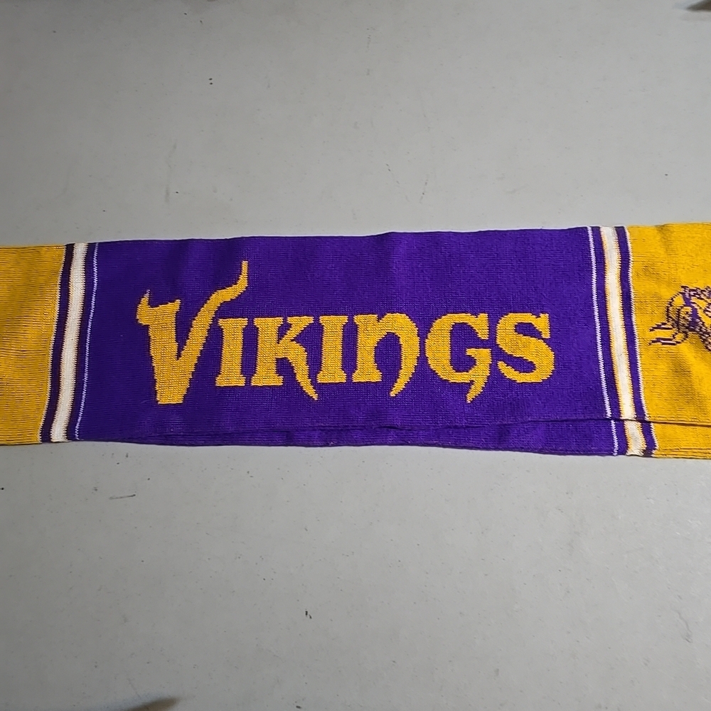 Unisex One Size Fits Most Purple and Yellow Minnesota Vikings Scarf - Picture 6 of 8